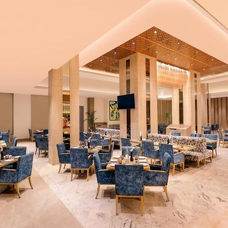 Sandal Suites By Lemon Tree Hotels Noida Ngoại thất bức ảnh