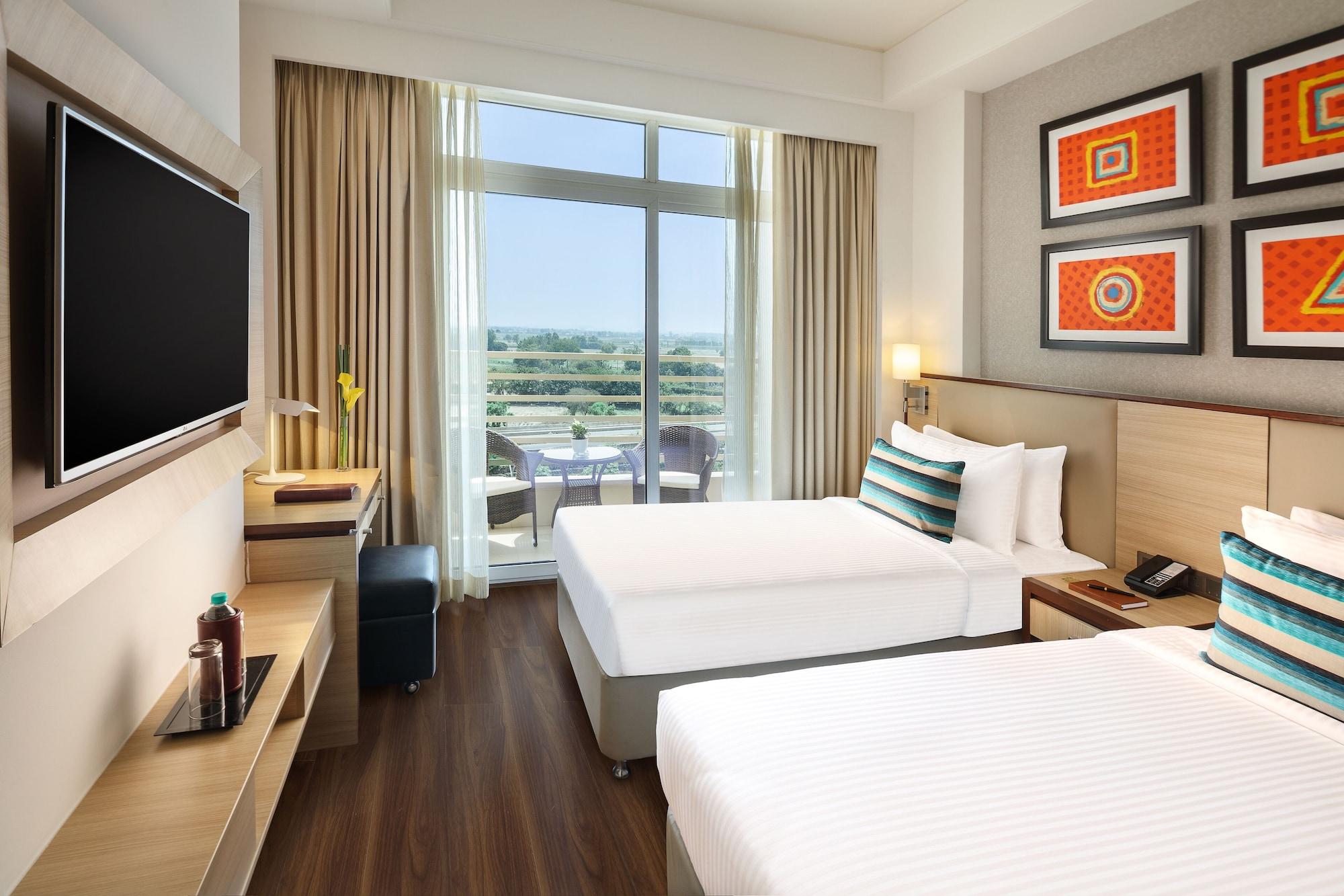 Sandal Suites By Lemon Tree Hotels Noida Ngoại thất bức ảnh