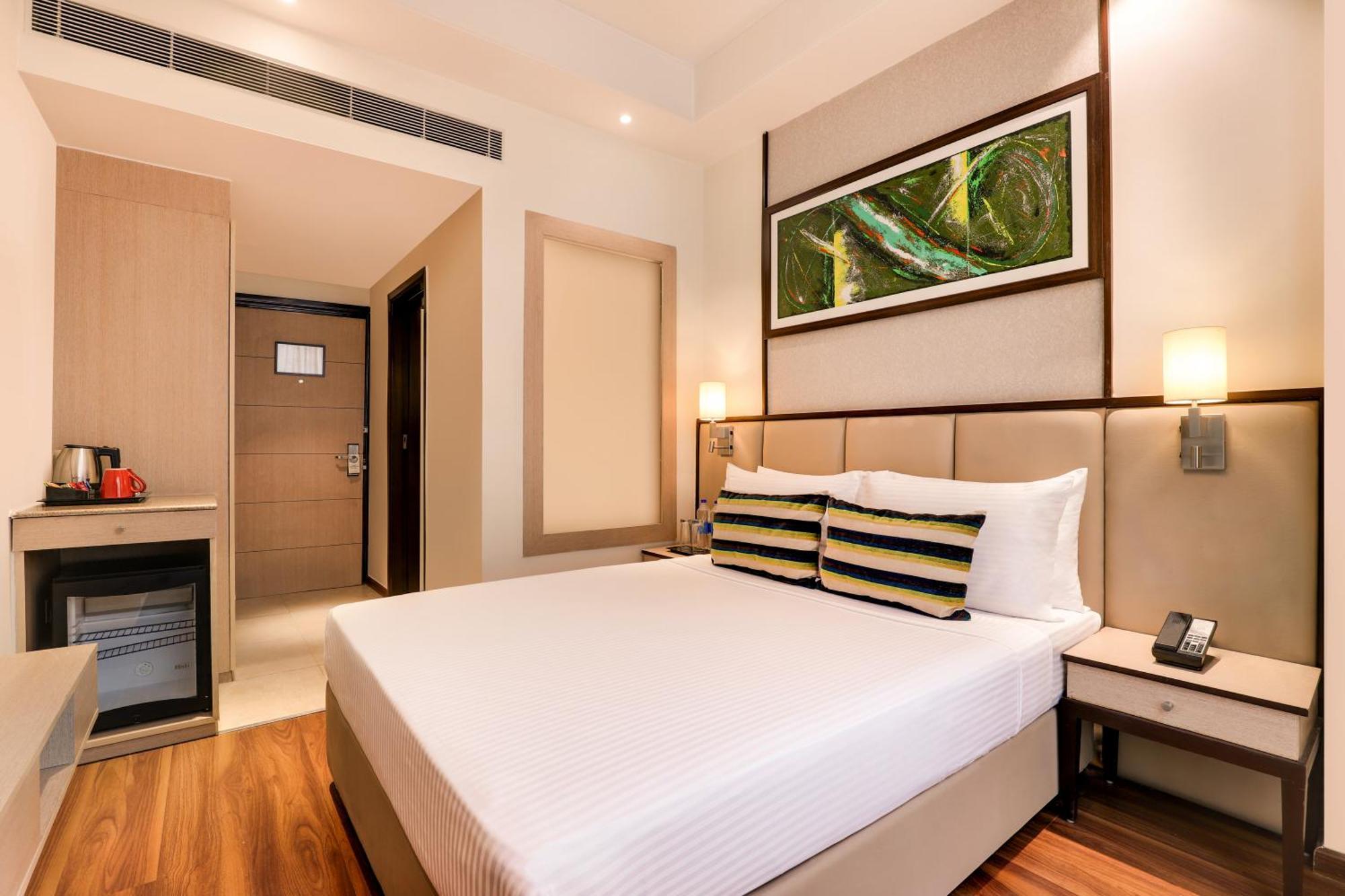 Sandal Suites By Lemon Tree Hotels Noida Ngoại thất bức ảnh