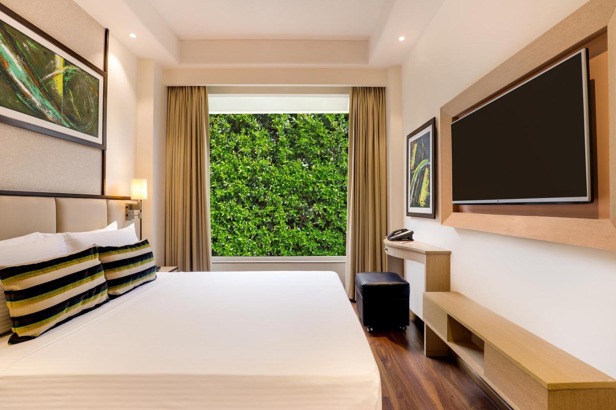Sandal Suites By Lemon Tree Hotels Noida Ngoại thất bức ảnh