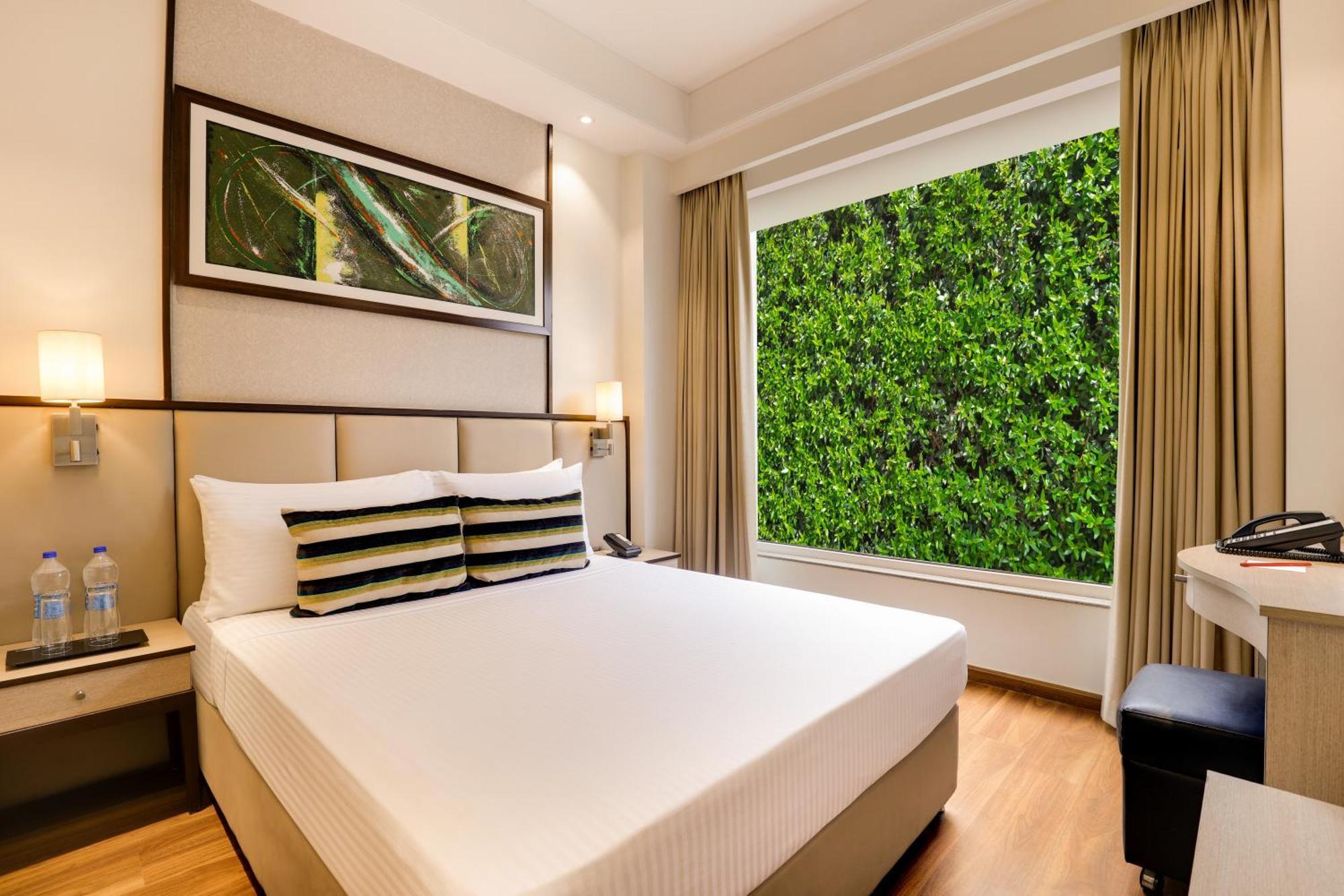 Sandal Suites By Lemon Tree Hotels Noida Ngoại thất bức ảnh
