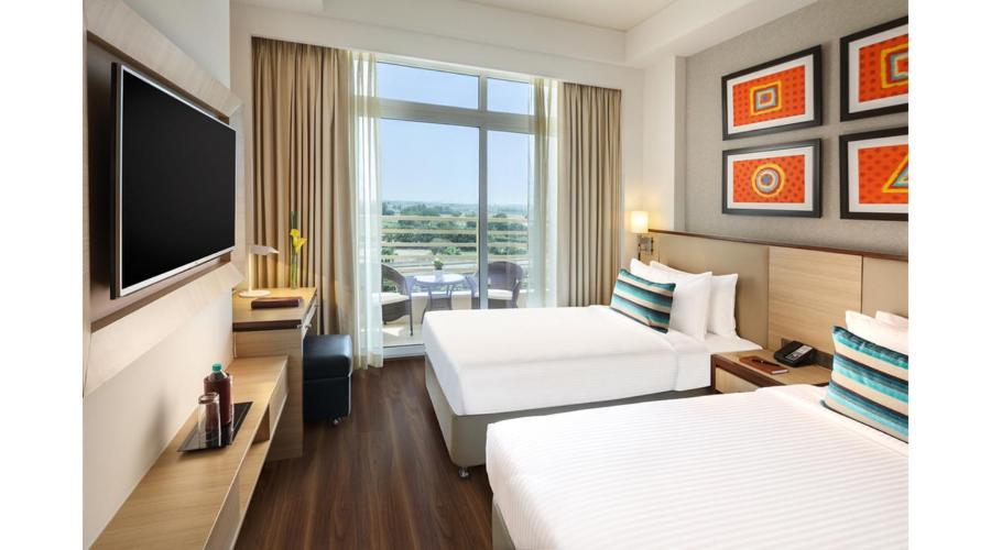 Sandal Suites By Lemon Tree Hotels Noida Ngoại thất bức ảnh