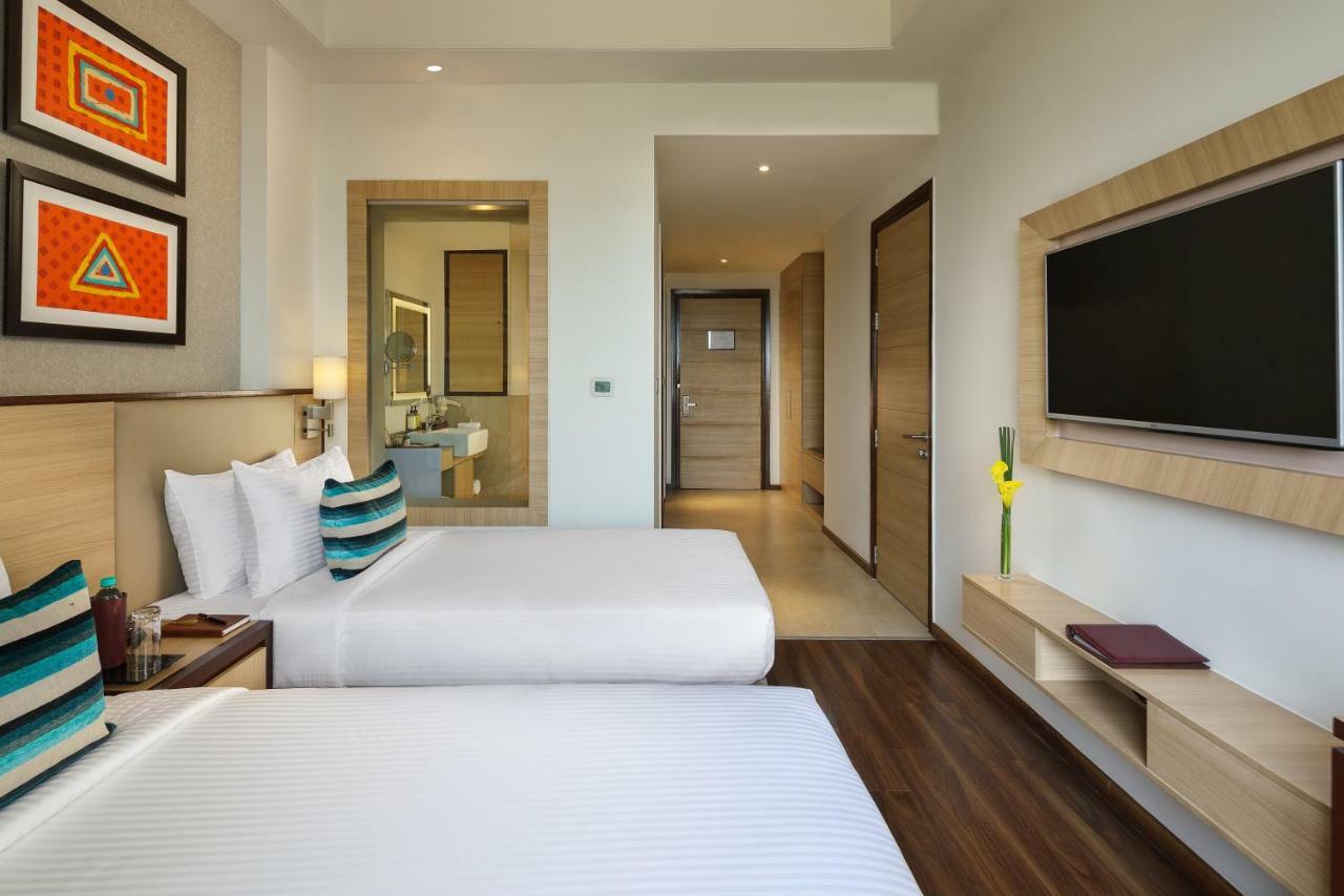 Sandal Suites By Lemon Tree Hotels Noida Ngoại thất bức ảnh