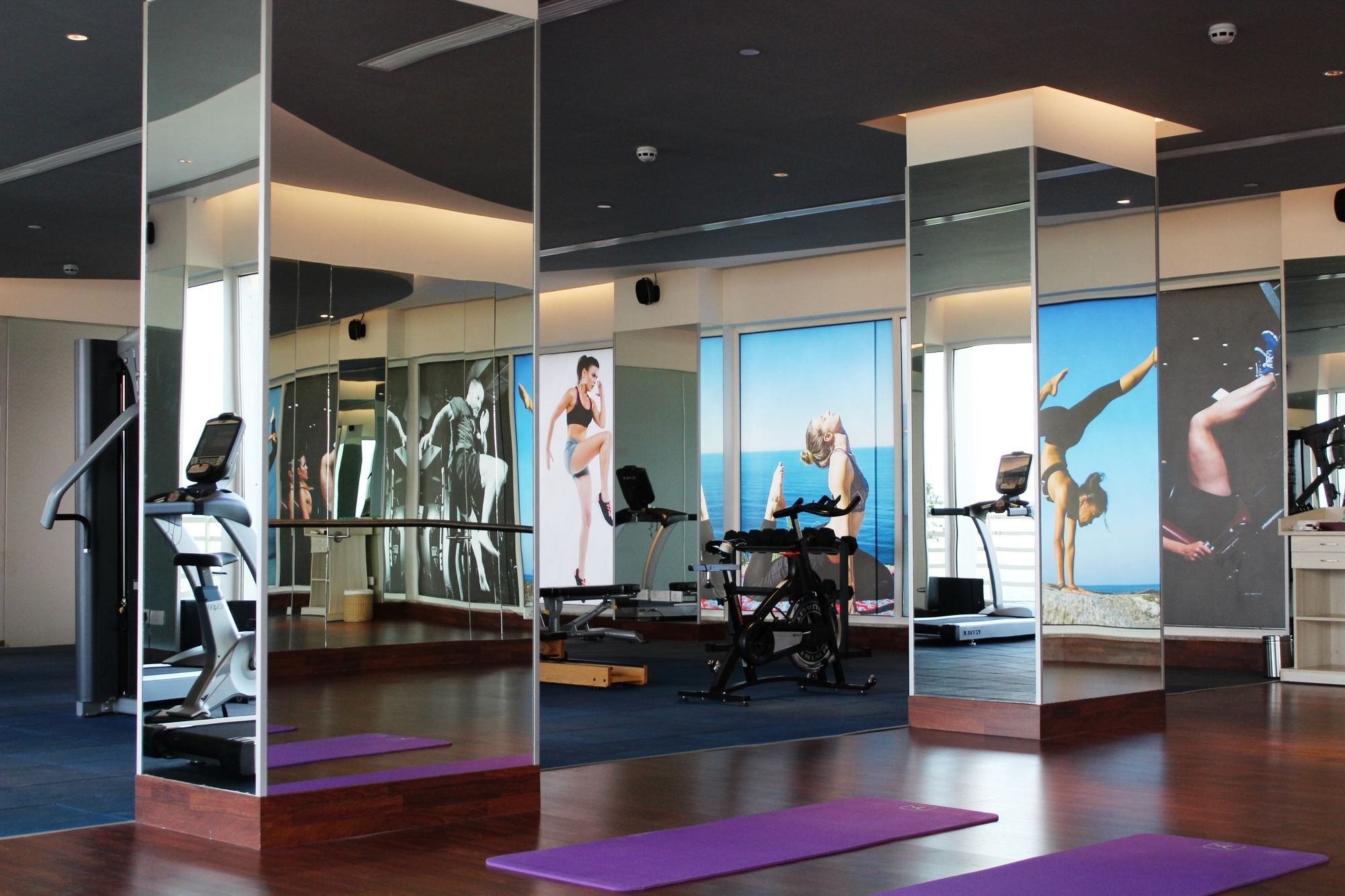 Sandal Suites By Lemon Tree Hotels Noida Ngoại thất bức ảnh